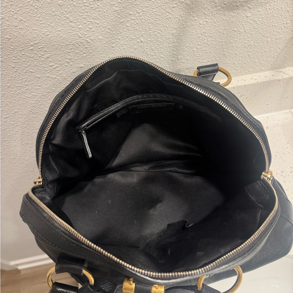 Yves Saint Laurent Classic Black Muse - Picture 4 of 7